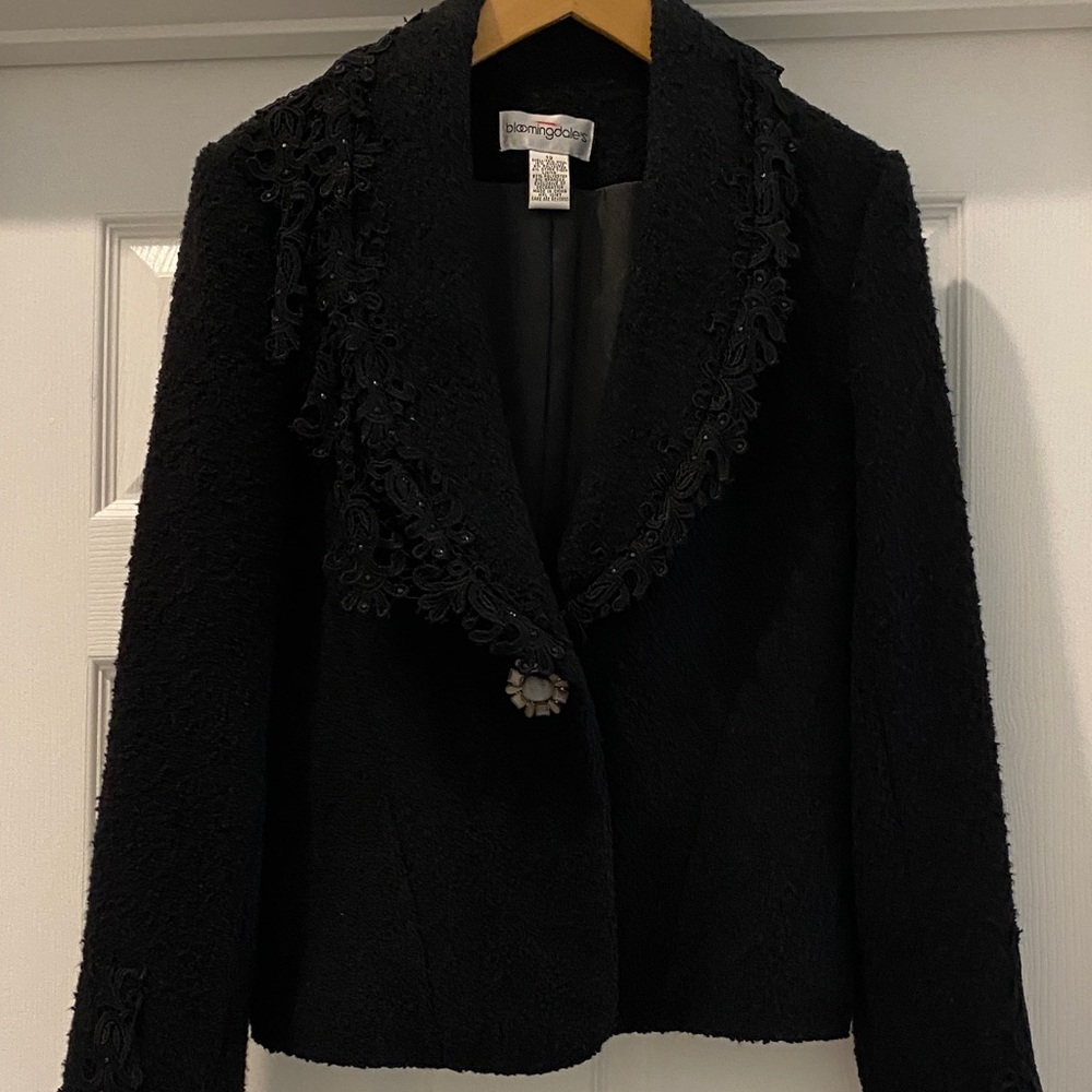 Bloomingdale's Elegant Black Women's Blazer
